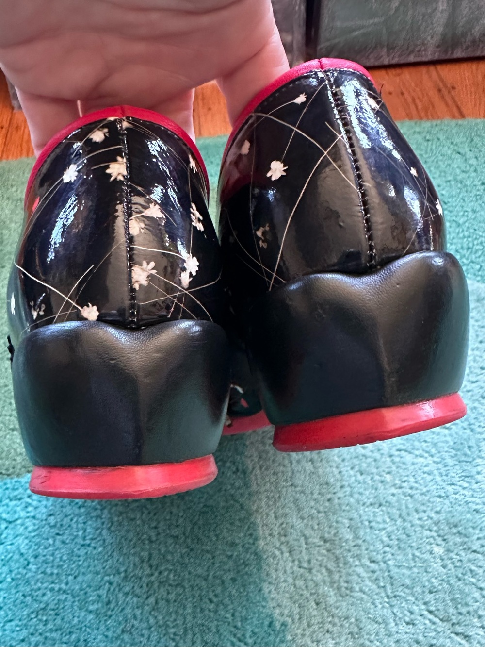 Fluevog EXCELLENT Choice Adele black patent floral MJ w/ heart heels-8 (fit 7.5) - Picture 5 of 16